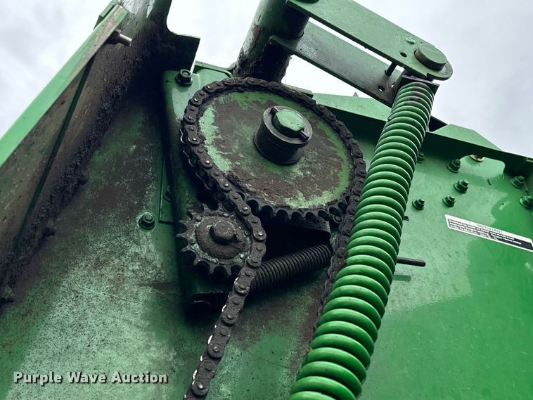 image for item EJ4416 John Deere  567 round baler