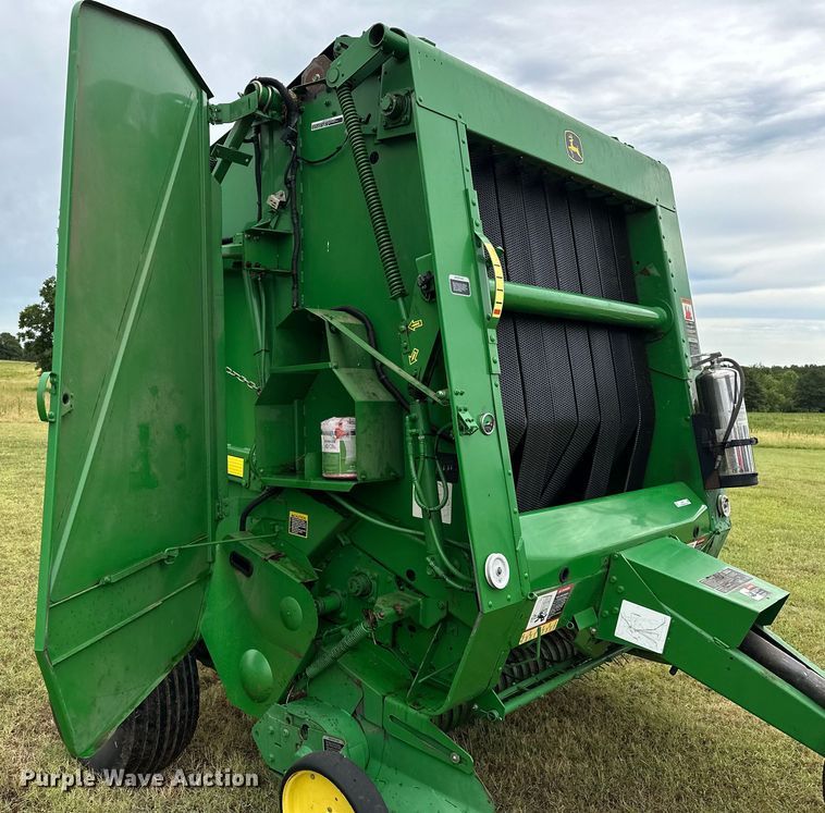 image for item EJ4416 John Deere  567 round baler