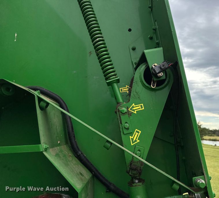 image for item EJ4416 John Deere  567 round baler