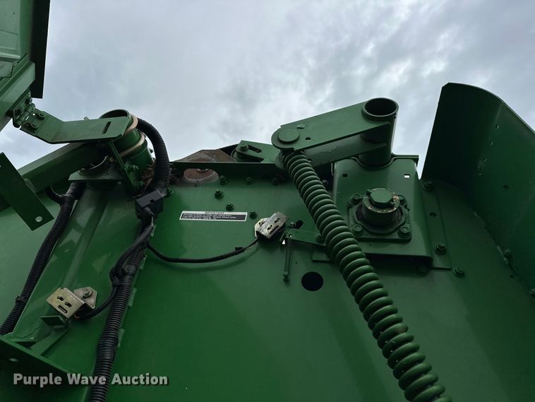 image for item EJ4416 John Deere  567 round baler