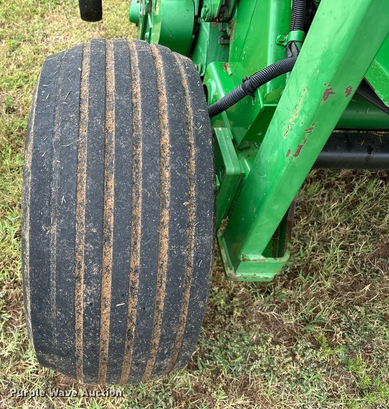 image for item EJ4416 John Deere  567 round baler