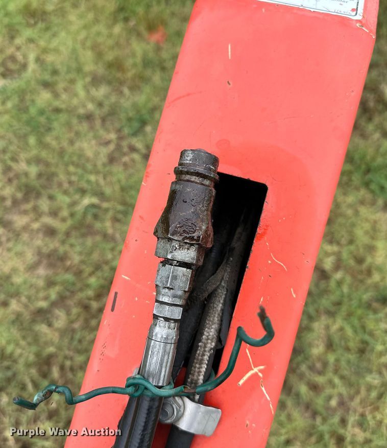 image for item EJ4417 Kuhn SR 112 hay rake