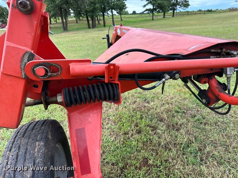 image for item EJ4417 Kuhn SR 112 hay rake