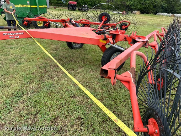 image for item EJ4417 Kuhn SR 112 hay rake