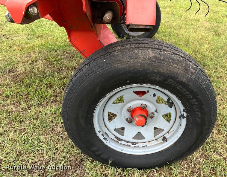 image for item EJ4417 Kuhn SR 112 hay rake