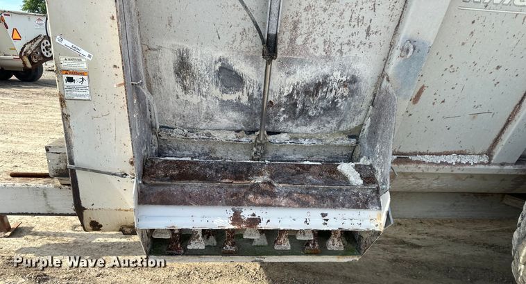 image for item EJ6341 Kuhn Knight  8141 ProTwin Slinger  manure spreader