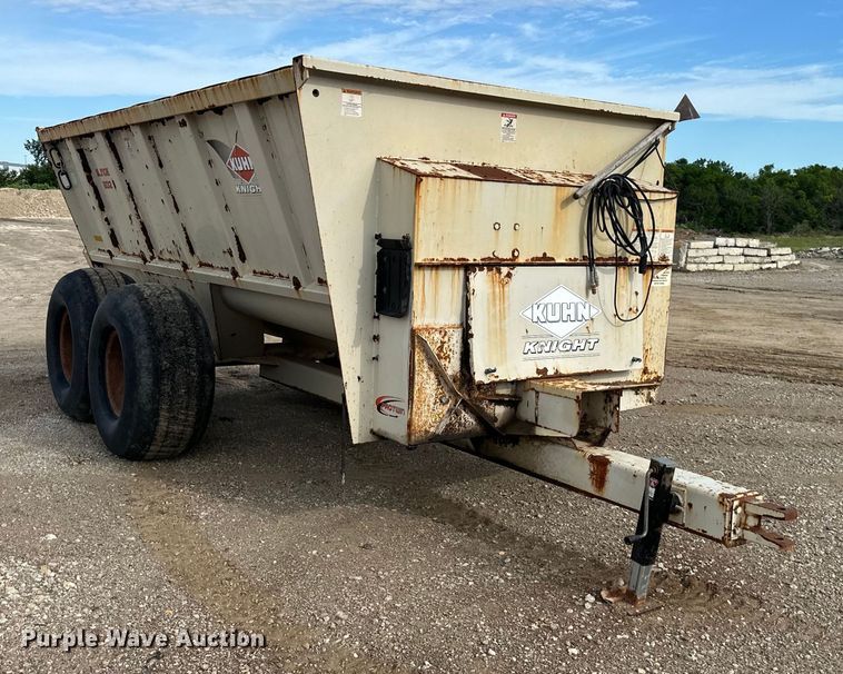 image for item EJ6342 Kuhn Knight  Slinger 8132 manure spreader