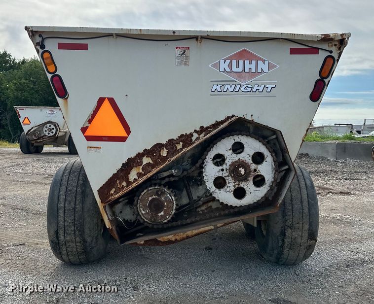 image for item EJ6342 Kuhn Knight  Slinger 8132 manure spreader