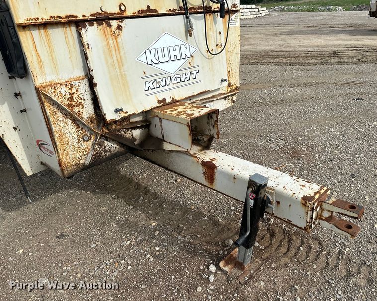 image for item EJ6342 Kuhn Knight  Slinger 8132 manure spreader