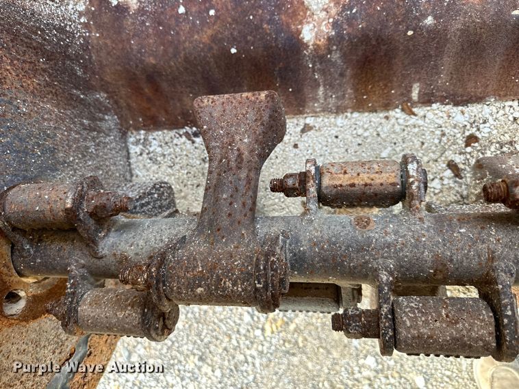 image for item EJ6342 Kuhn Knight  Slinger 8132 manure spreader