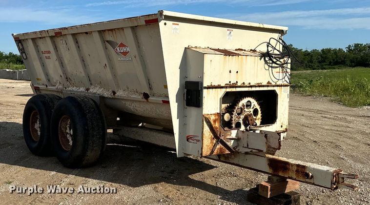 image for item EJ6343 Kuhn Knight  Slinger 8132 manure spreader