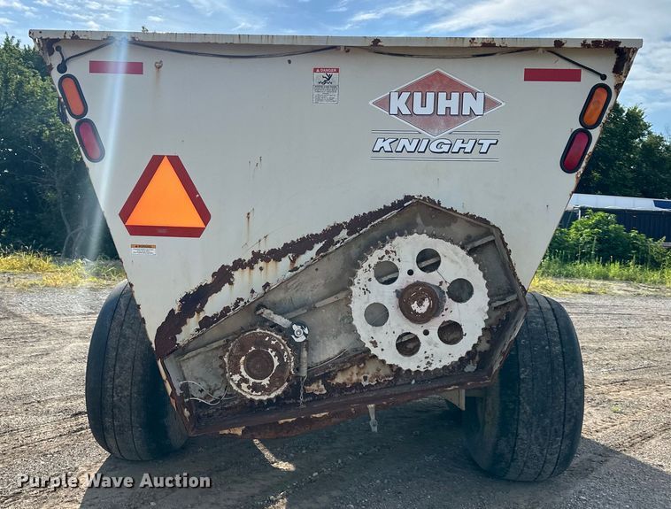 image for item EJ6343 Kuhn Knight  Slinger 8132 manure spreader