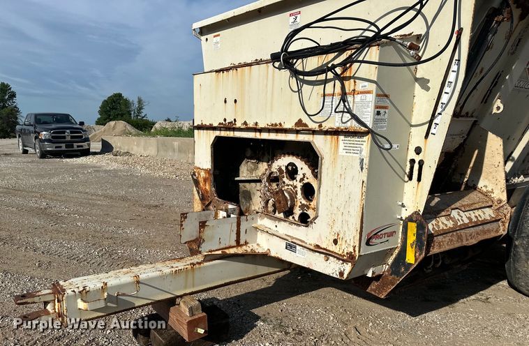 image for item EJ6343 Kuhn Knight  Slinger 8132 manure spreader