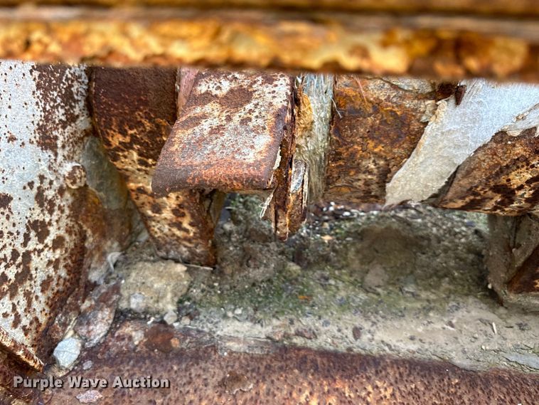 image for item EJ6343 Kuhn Knight  Slinger 8132 manure spreader