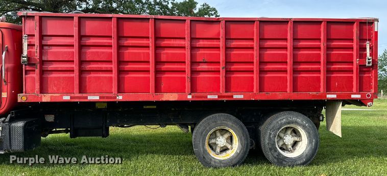 image for item EJ6979 1974 Mack grain truck