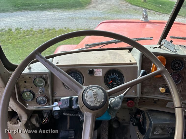 image for item EJ6979 1974 Mack grain truck