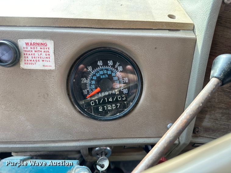 image for item EJ6979 1974 Mack grain truck