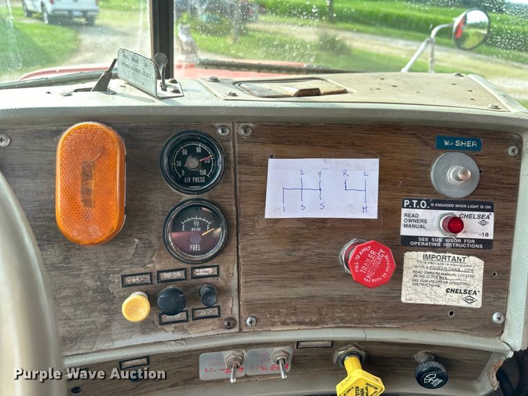 image for item EJ6979 1974 Mack grain truck