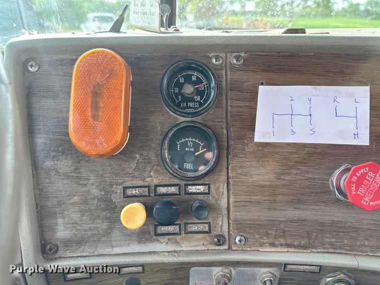 image for item EJ6979 1974 Mack grain truck