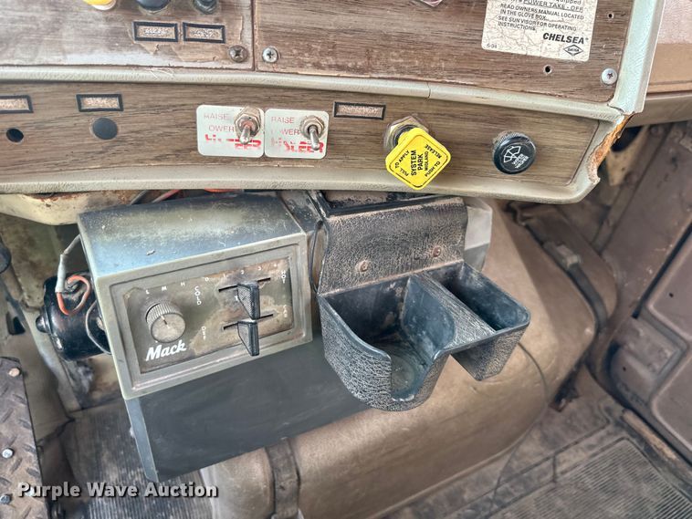 image for item EJ6979 1974 Mack grain truck