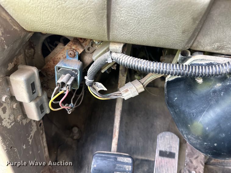 image for item EJ6979 1974 Mack grain truck