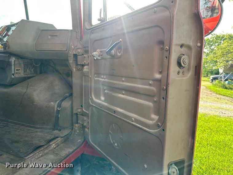 image for item EJ6979 1974 Mack grain truck