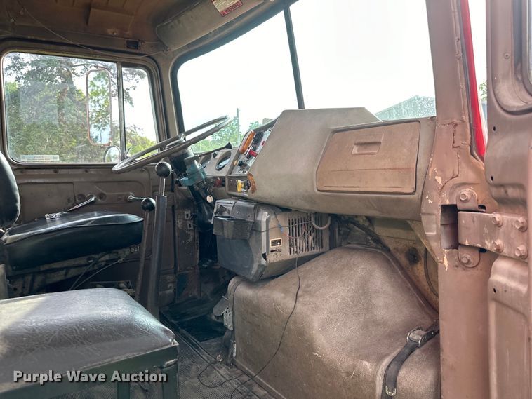image for item EJ6979 1974 Mack grain truck