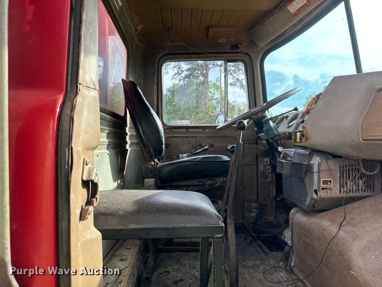 image for item EJ6979 1974 Mack grain truck