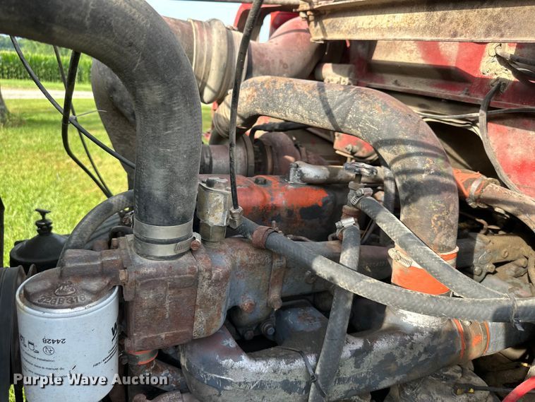 image for item EJ6979 1974 Mack grain truck