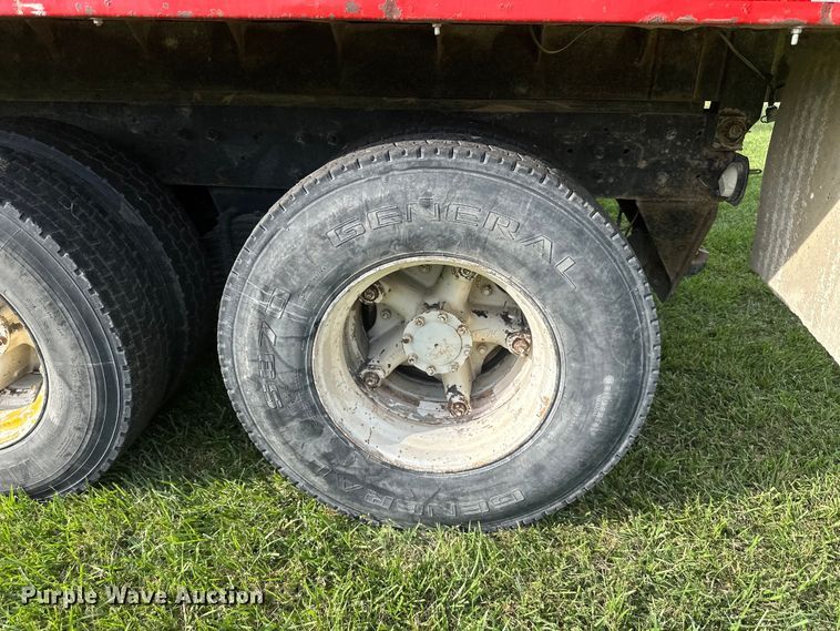 image for item EJ6979 1974 Mack grain truck