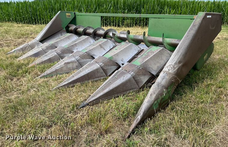 image for item EJ6981 John Deere  643 corn head