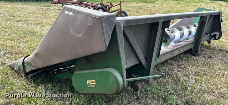 image for item EJ6981 John Deere  643 corn head