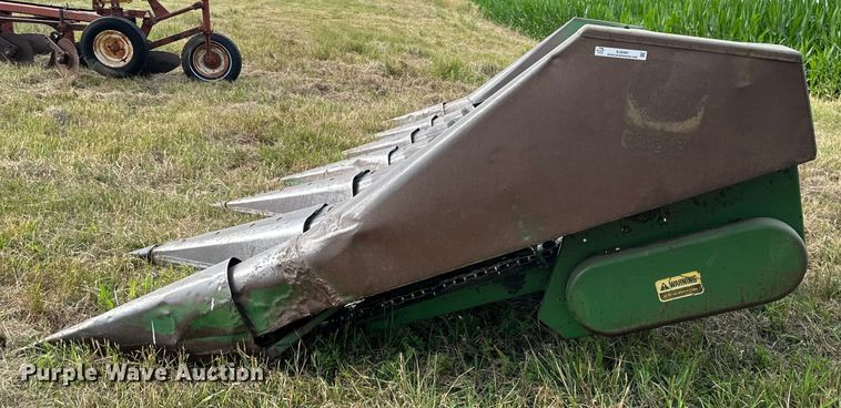 image for item EJ6981 John Deere  643 corn head