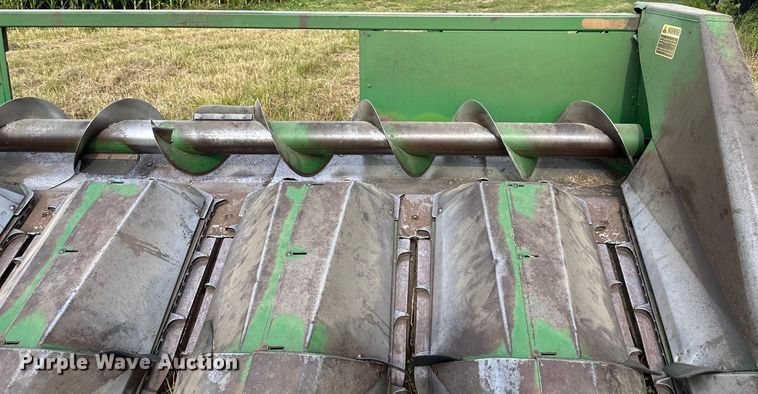 image for item EJ6981 John Deere  643 corn head