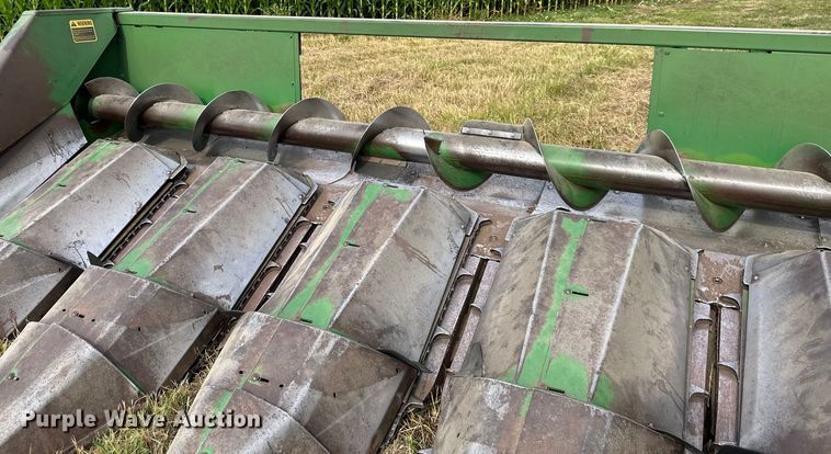 image for item EJ6981 John Deere  643 corn head