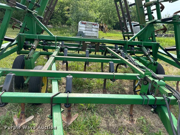 image for item EJ6983 John Deere 960 field cultivator