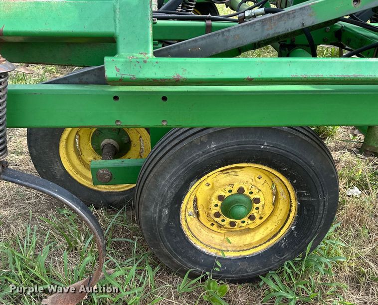 image for item EJ6983 John Deere 960 field cultivator