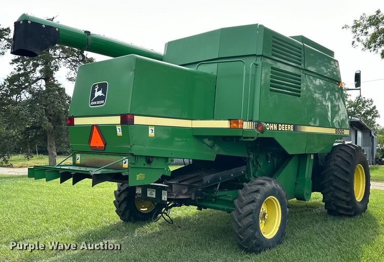 image for item EJ6986 1994 John Deere  9500 combine