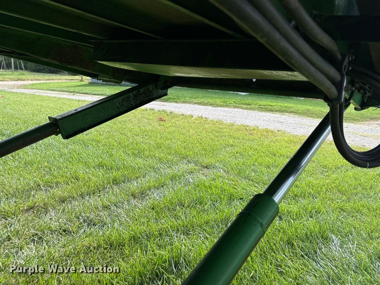 image for item EJ6986 1994 John Deere  9500 combine