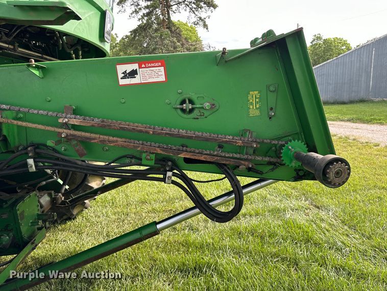 image for item EJ6986 1994 John Deere  9500 combine
