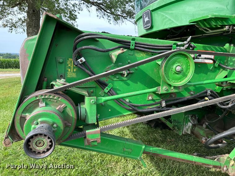 image for item EJ6986 1994 John Deere  9500 combine