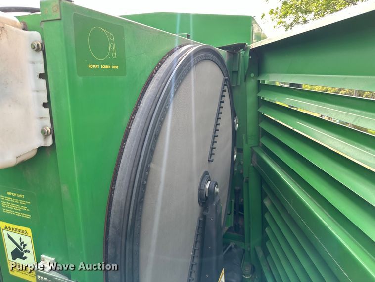 image for item EJ6986 1994 John Deere  9500 combine