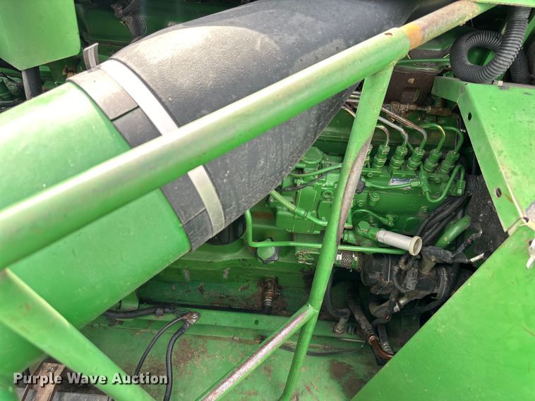image for item EJ6986 1994 John Deere  9500 combine