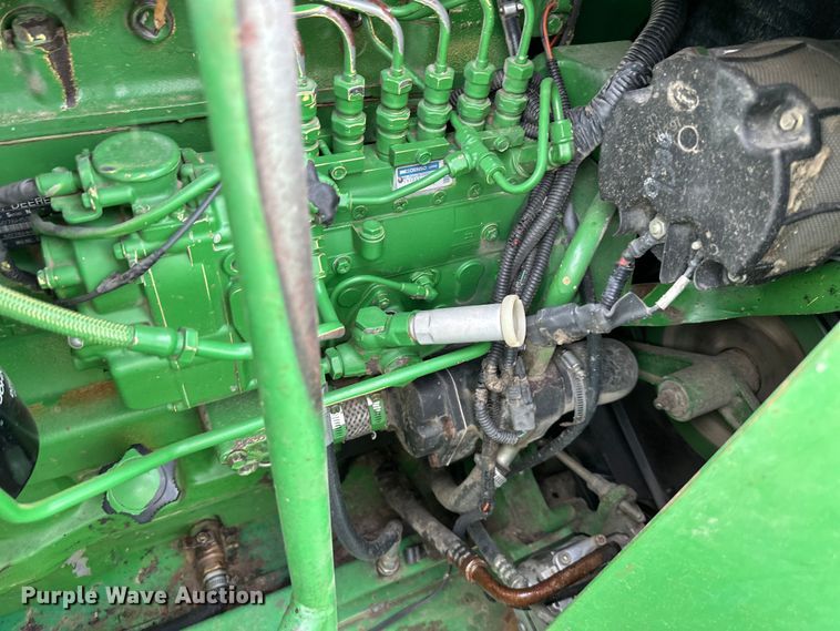 image for item EJ6986 1994 John Deere  9500 combine