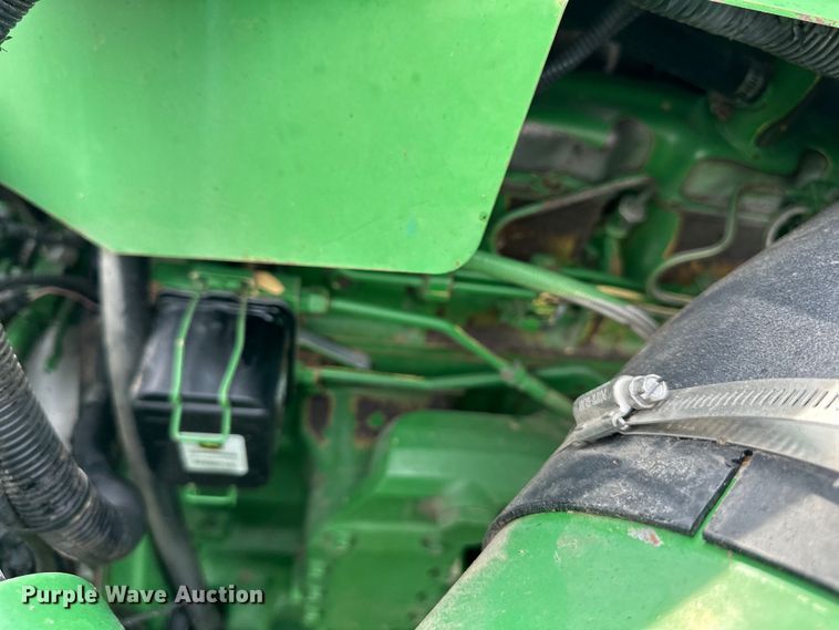 image for item EJ6986 1994 John Deere  9500 combine