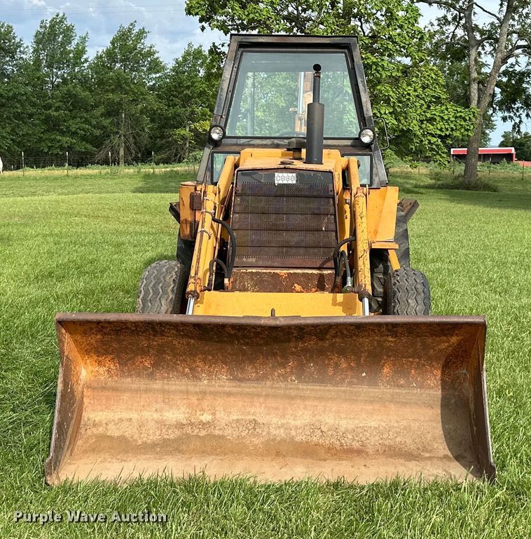 image for item EJ6987 1982 Case  480C backhoe