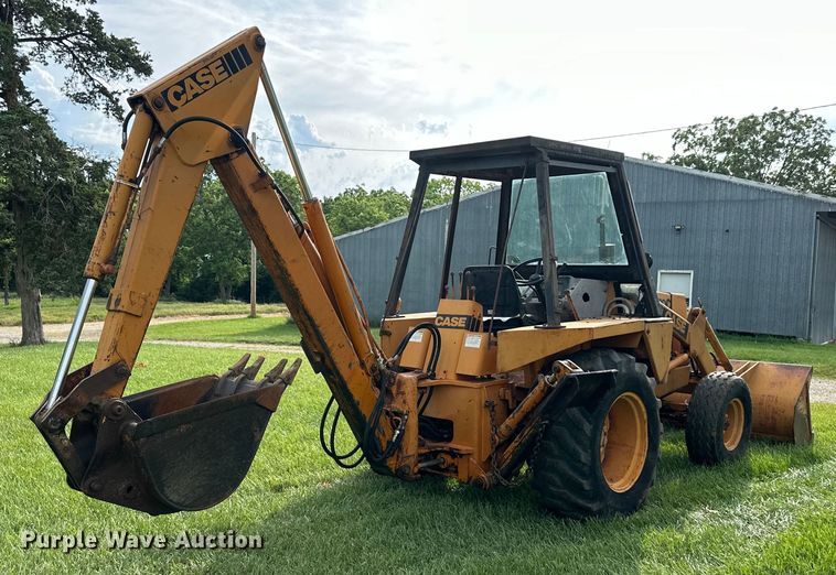 image for item EJ6987 1982 Case  480C backhoe