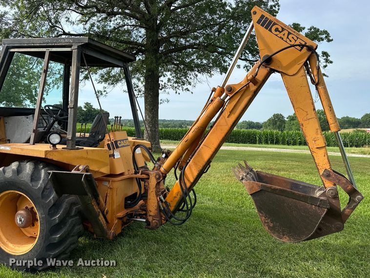 image for item EJ6987 1982 Case  480C backhoe