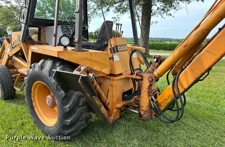 image for item EJ6987 1982 Case  480C backhoe