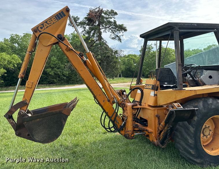 image for item EJ6987 1982 Case  480C backhoe